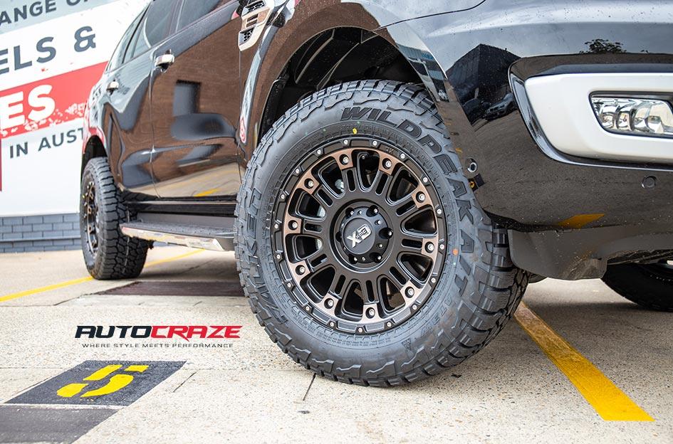 FORD EVEREST HOSS XD II SATIN BLACK DARK TINT